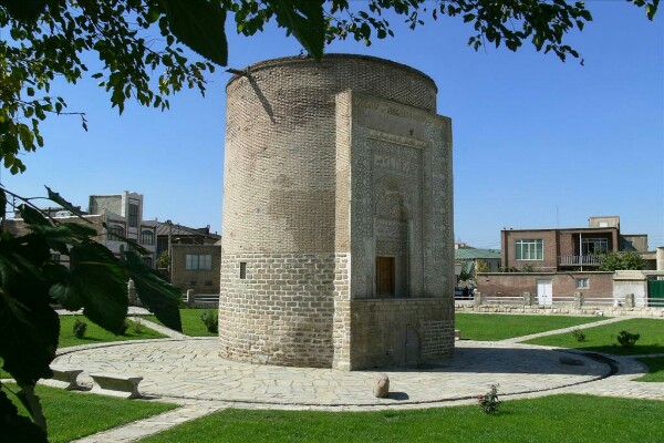 بیش از ۸ هزار نفر از مقبره سهگنبد ارومیه بازدید کردند بیش از ۸ هزار نفر از مقبره سهگنبد ارومیه بازدید کردند