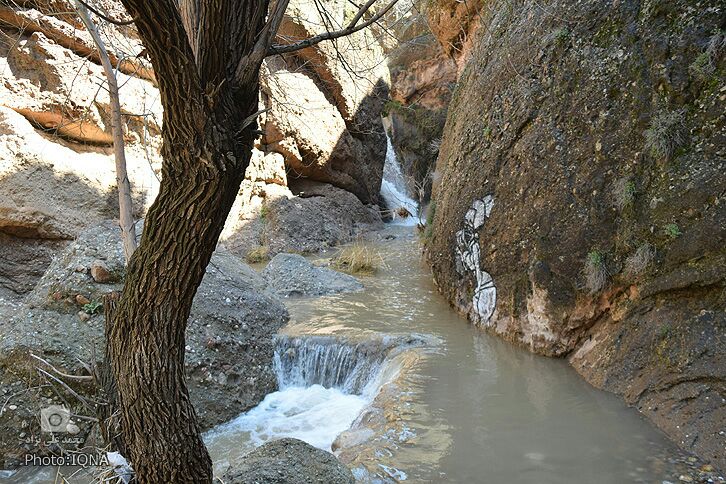 آبشار طلایی خرمآباد؛ تنها آبشار درونشهری لرستان آبشار طلایی خرمآباد؛ تنها آبشار درونشهری لرستان