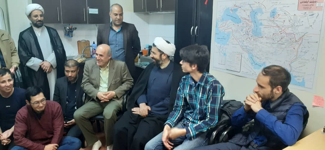 جشن میلاد مسیح(ع) در کوی دانشگاه تهران جشن میلاد مسیح(ع) در کوی دانشگاه تهران