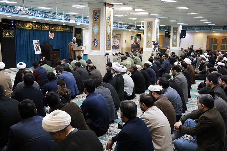مراسم بزرگداشت شهید سلیمانی در مرکز خدمات قم برگزار شد&nbsp;