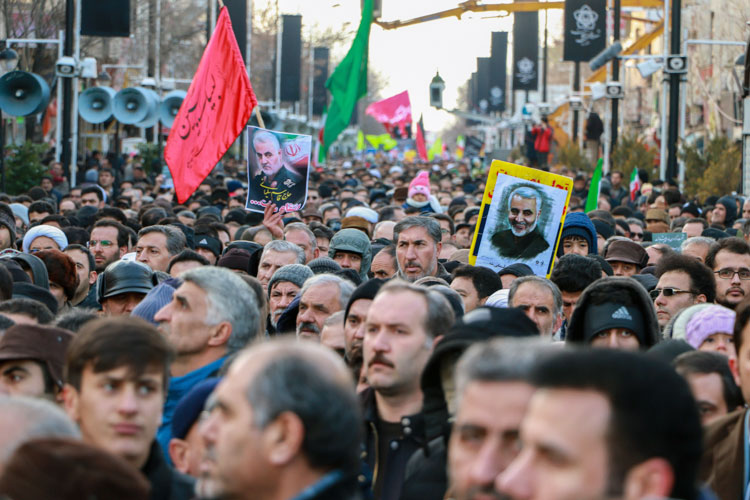 حاج قاسم سلیمانی؛ سردار دل‌ها، اسطوره نسل‌ها