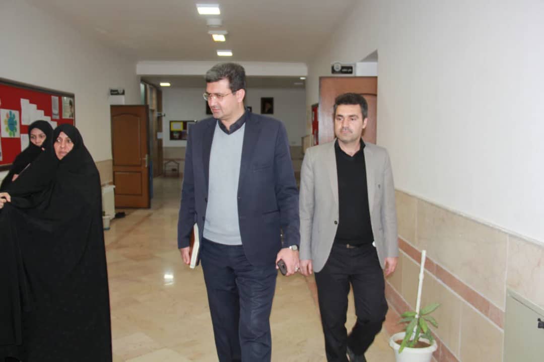 بازدید فرماندار یزد از مؤسسه آموزش عالی حوزوی امام حسین(ع) یزد