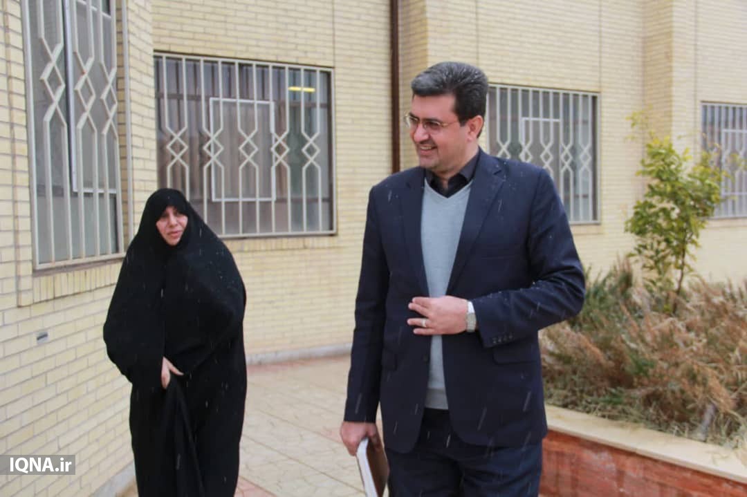 بازدید فرماندار یزد از مؤسسه آموزش عالی حوزوی امام حسین(ع) یزد