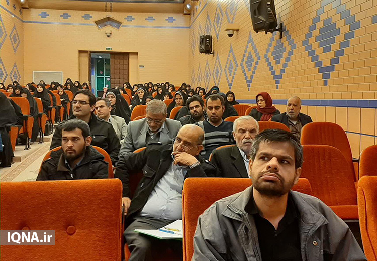 سومین جلسه «تفسیر ترتیبی قرآن» ویژه حفاظ یزدی سومین جلسه «تفسیر ترتیبی قرآن» ویژه حفاظ یزدی