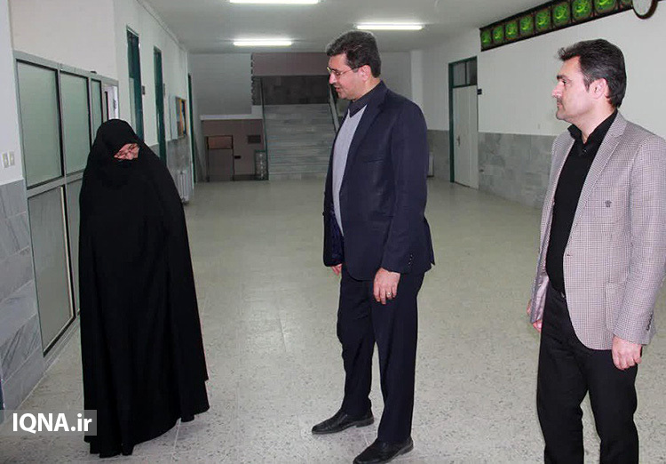 بازدید فرماندار یزد از مدرسه شهید مطهری یزد