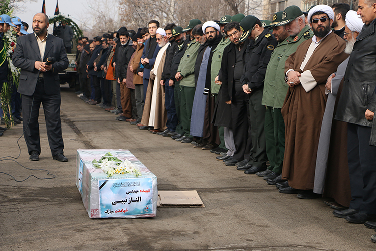 پیکر &laquo;الناز نبیی&raquo; از جانباختگان سانحه هوایی در زنجان تشییع شد