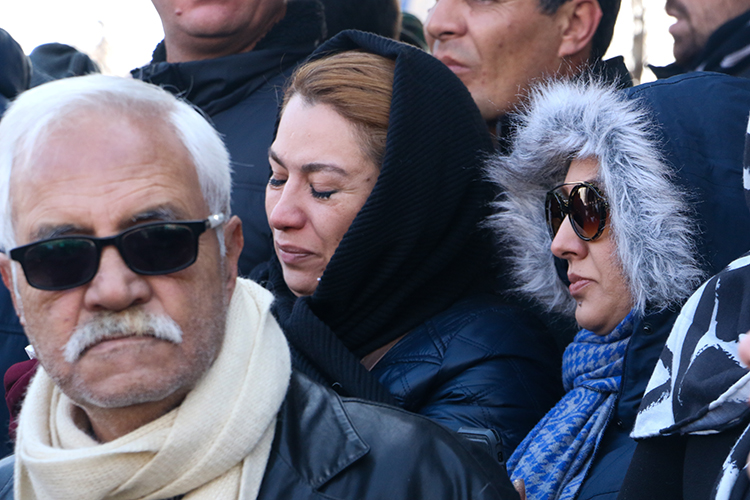 پیکر &laquo;الناز نبیی&raquo; از جانباختگان سانحه هوایی در زنجان تشییع شد