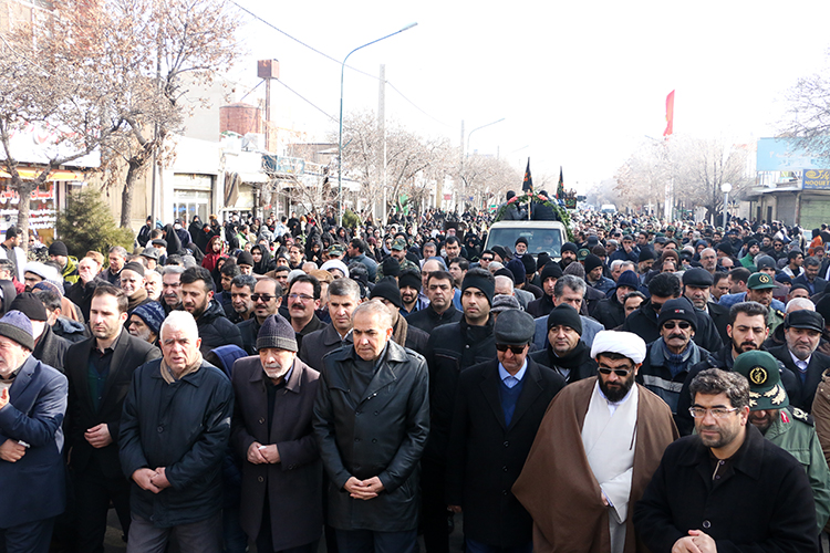 پیکر &laquo;الناز نبیی&raquo; از جانباختگان سانحه هوایی در زنجان تشییع شد