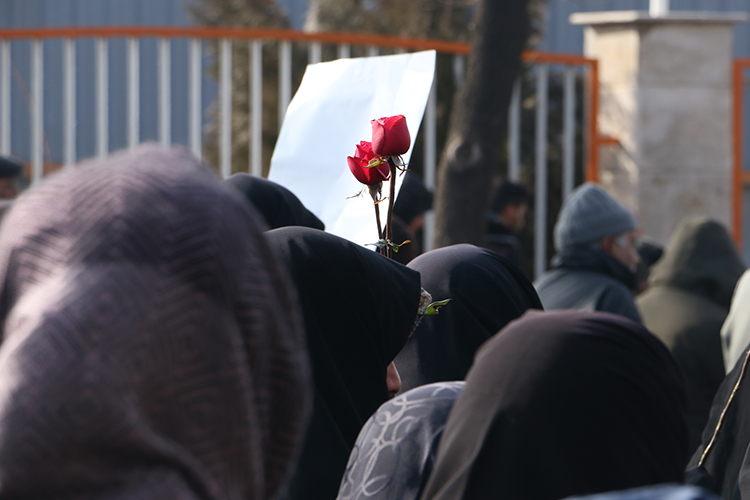 پیکر &laquo;الناز نبیی&raquo; از جانباختگان سانحه هوایی در زنجان تشییع شد