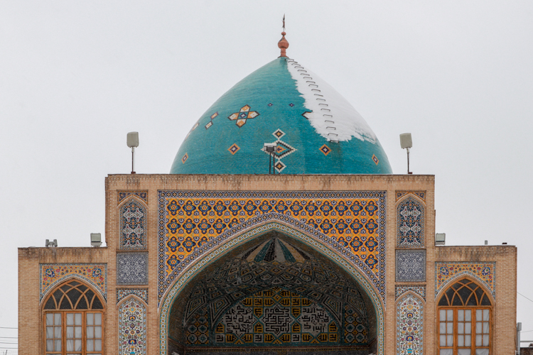 بارش برف؛ شادی کودکان، معضلات شهری