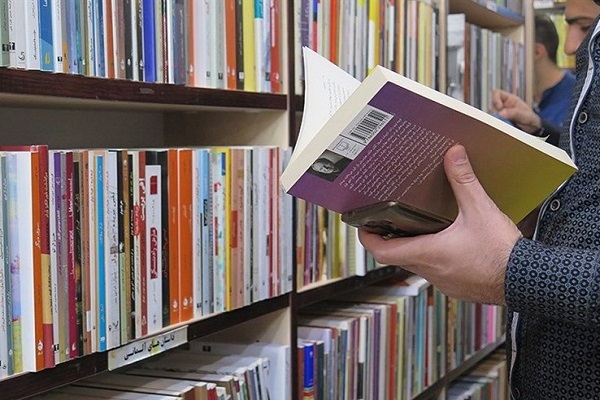 خرید بیش از ۱۵ میلیارد ریال کتاب در معاونت فرهنگی ارشاد