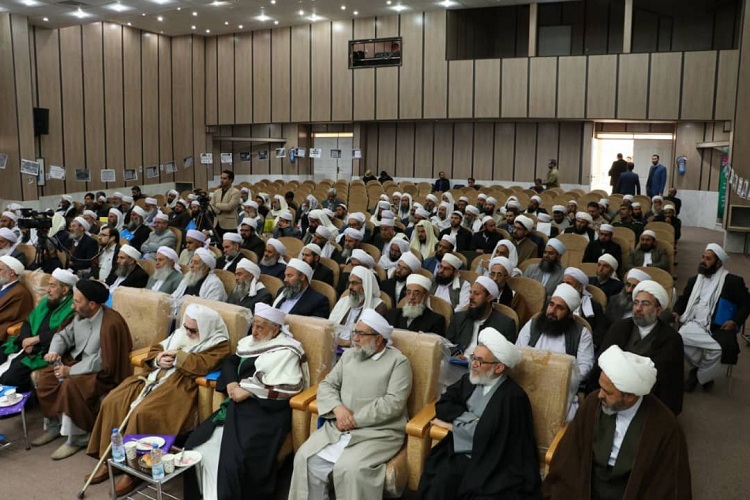 علما از سنگر فکری و اعتقادی مردم حراست کنند