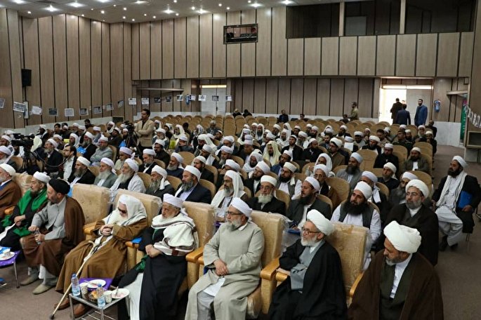 علما از سنگر فکری و اعتقادی مردم حراست کنند