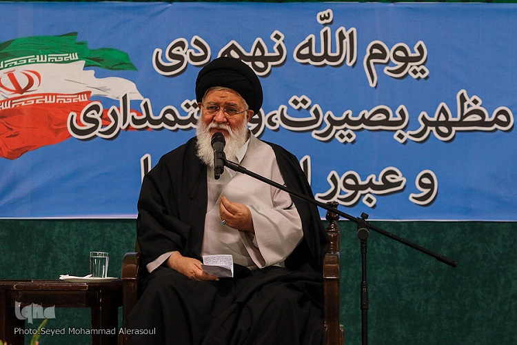 اجازه ندهید افراد خسته از انقلاب به مجلس راه پیدا کنند