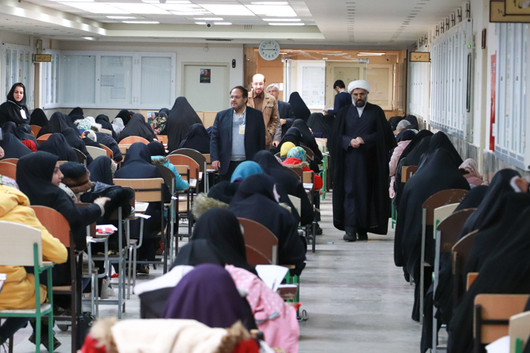 گزارش تصویری آزمون قرآن و عترت در زنجان