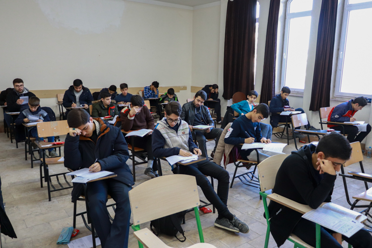 گزارش تصویری آزمون قرآن و عترت در زنجان
