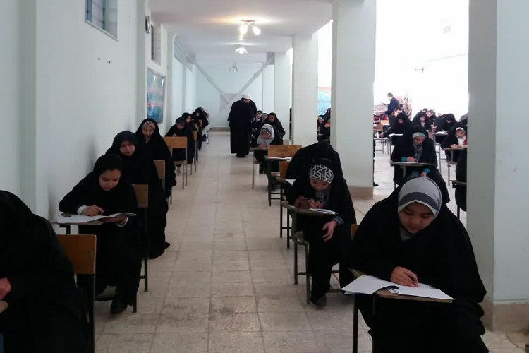 رقابت 150 ملایری در هجدهمین آزمون سراسری قرآن و عترت