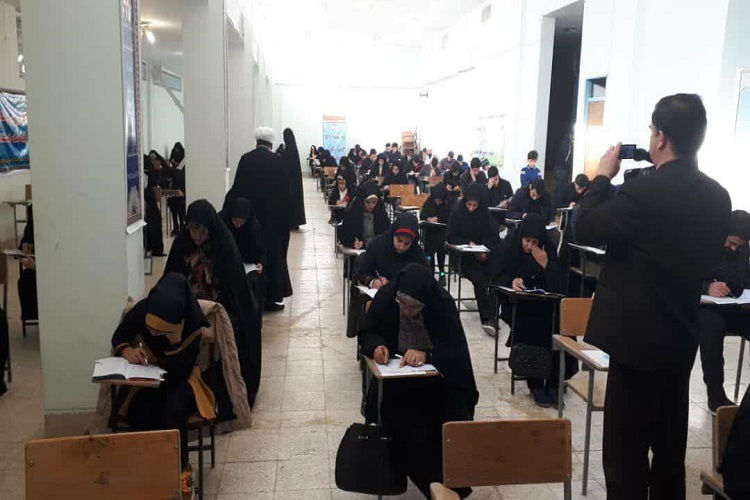 رقابت 150 ملایری در هجدهمین آزمون سراسری قرآن و عترت