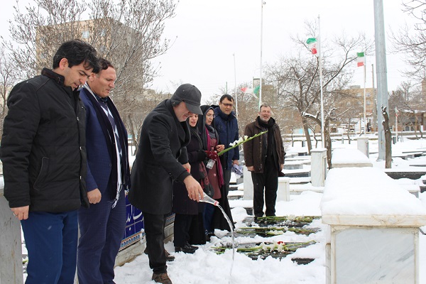 تجدید بیعت جهادگران جهاددانشگاهی اردبیل با شهدا