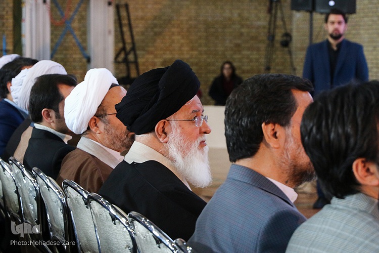 باید قوی شویم گسترده تر از قدرت در عرصه سیاسی و اقتصادی است