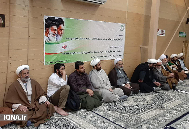 گزارش تصویری/دیدار روحانیون و طلاب با امام جمعه یزد