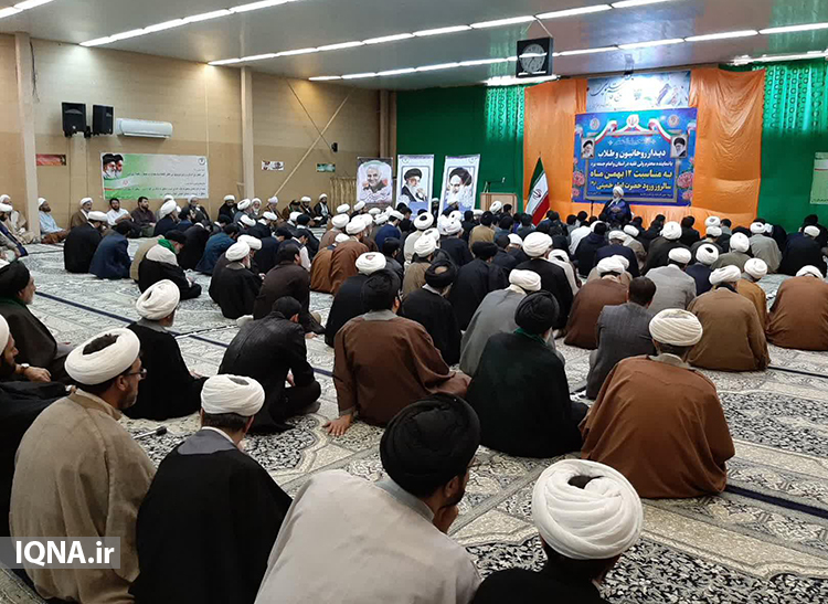 گزارش تصویری/دیدار روحانیون و طلاب با امام جمعه یزد