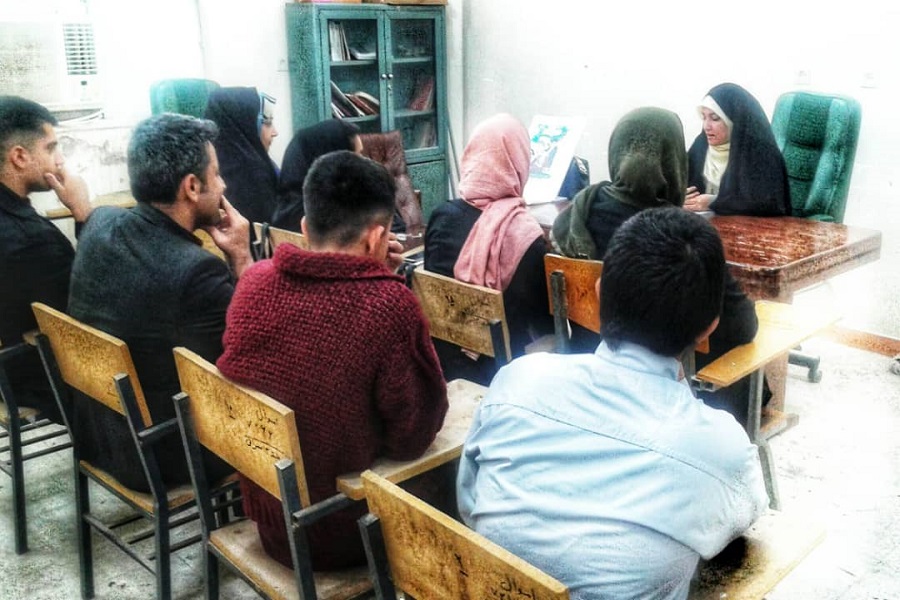 مجموعه داستان «به دنبال پدر» مجموعه داستان «به دنبال پدر»