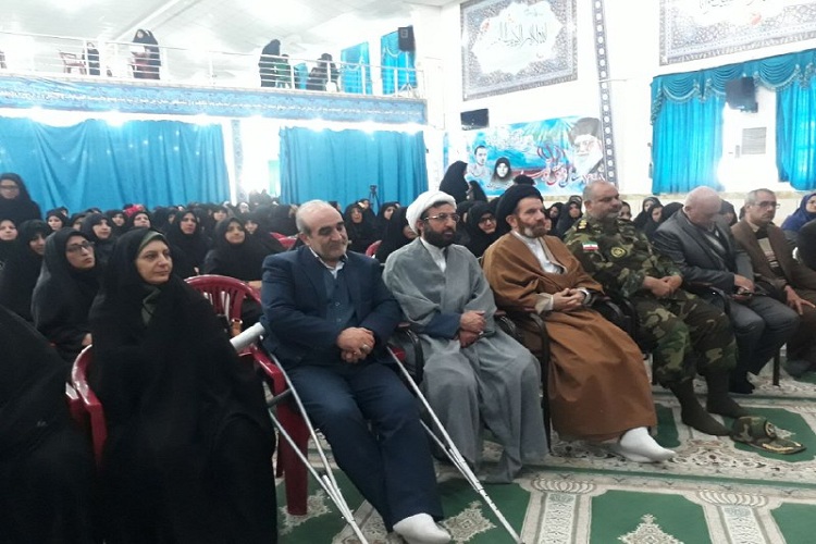 بانوان انقلابی؛ تبلیغ&zwnj;کنندگان فرهنگ ایثار و شهادت