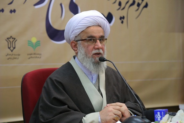 معنویت و عقلانیت ادبیات فاتح امروز جامعه بشری است