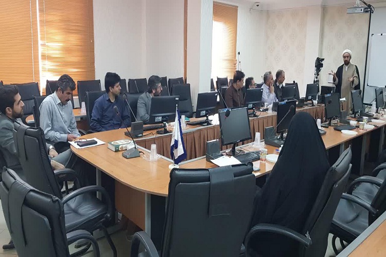 کارگاه آموزشی &laquo;آثار نماز بر سبک زندگی فردی و اجتماعی&raquo; در خرم&lrm;آباد