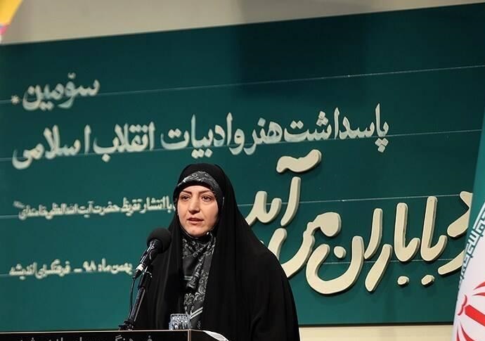 رونمایی از تقریظ رهبری بر کتاب «آن مرد با باران میآید» / رسالت اهل قلم رونمایی از تقریظ رهبری بر کتاب «آن مرد با باران میآید» / رسالت اهل قلم