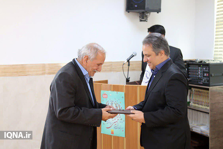 عکس| تقدیر از ایثارگران جهاددانشگاهی عکس| تقدیر از ایثارگران جهاددانشگاهی