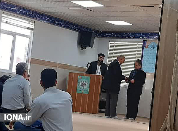 عکس| تقدیر از ایثارگران جهاددانشگاهی عکس| تقدیر از ایثارگران جهاددانشگاهی