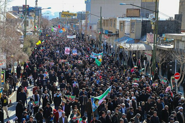 روایت تصویری راهپیمایی ۲۲ بهمن‌ماه در شهرکرد