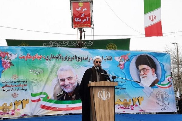 انقلاب اسلامی ایران محصول عمل به قرآن است انقلاب اسلامی ایران محصول عمل به قرآن است