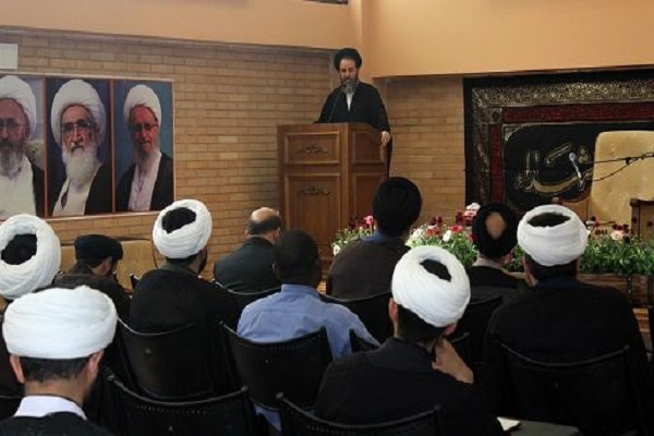 تعامل بین دانشگاه و جامعه قرآنی 