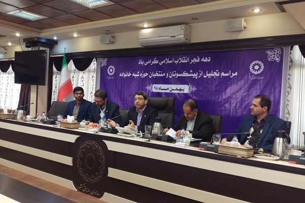 شکوه انقلاب، گرمی‌بخش روزهای سرد ایران