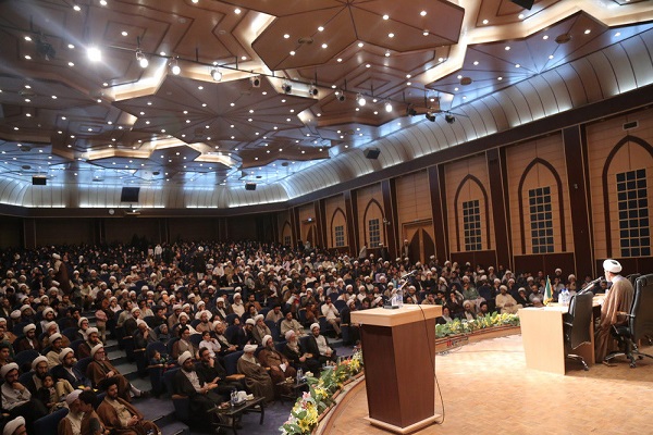 سومین همایش فاطمی اساتید و طلاب در قم برگزار شد