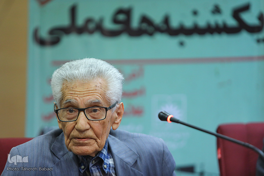 قدردان فرهیختگانمان باشیم | مشکل ما سیاسی نیست، بلکه فرهنگی است
