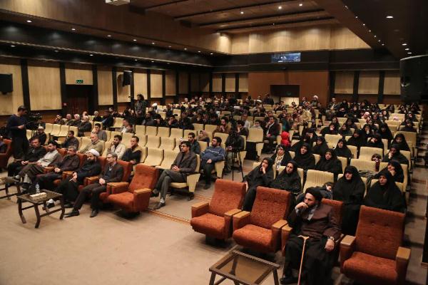 روایت تصویری از سوگواره شعر فاطمی &laquo;حریر سوخته&raquo; در شهرکرد