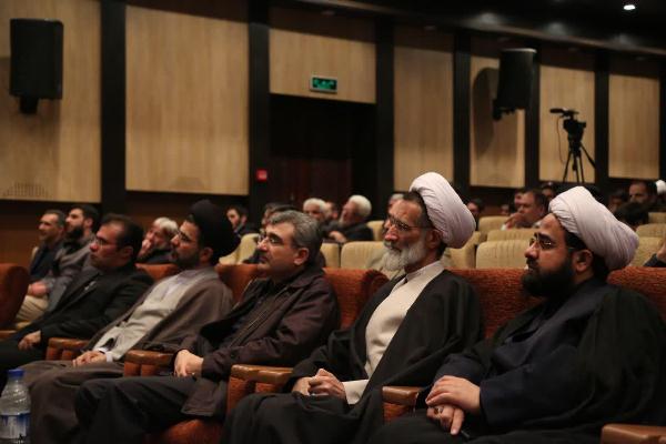 روایت تصویری از سوگواره شعر فاطمی &laquo;حریر سوخته&raquo; در شهرکرد