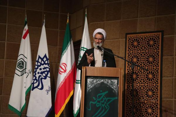 روایت تصویری از سوگواره شعر فاطمی &laquo;حریر سوخته&raquo; در شهرکرد