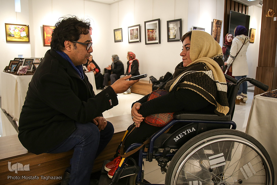 نمایشگاه فرشتهها در تنهایی سپری شد / هنرمندان توانیاب را برای نمایش دادن میخواهیم نمایشگاه فرشتهها در تنهایی سپری شد / هنرمندان توانیاب را برای نمایش دادن میخواهیم
