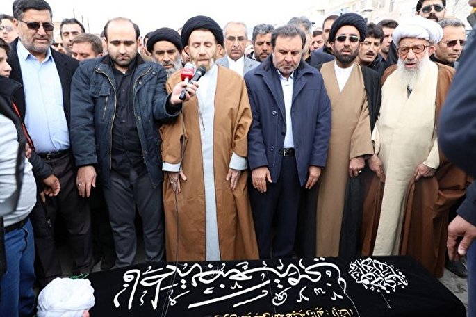 تشییع پیکر آیت&zwnj;الله بلندنظر در الشتر + عکس