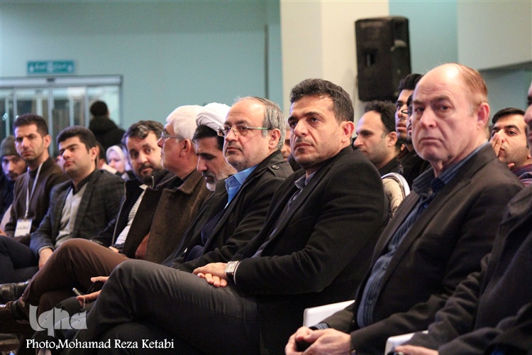 محفل انس با قرآن با یاد سردار شهید سلیمانی در تالار قرآن همدان برگزار شد