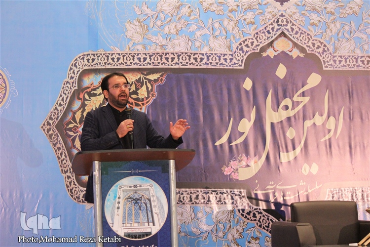 محفل انس با قرآن با یاد سردار شهید سلیمانی در تالار قرآن همدان برگزار شد