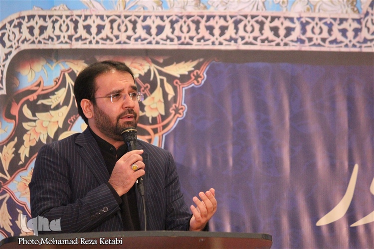 محفل انس با قرآن با یاد سردار شهید سلیمانی در تالار قرآن همدان برگزار شد