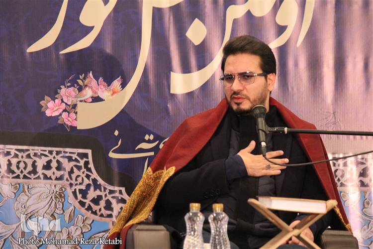 محفل انس با قرآن با یاد سردار شهید سلیمانی در تالار قرآن همدان برگزار شد
