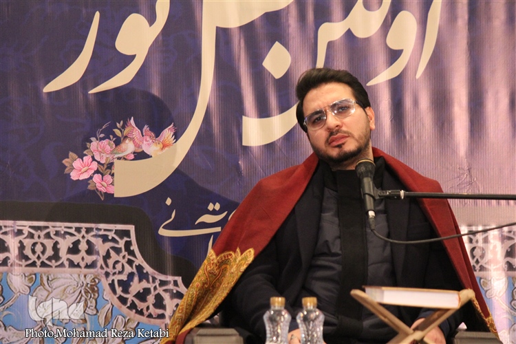محفل انس با قرآن با یاد سردار شهید سلیمانی در تالار قرآن همدان برگزار شد