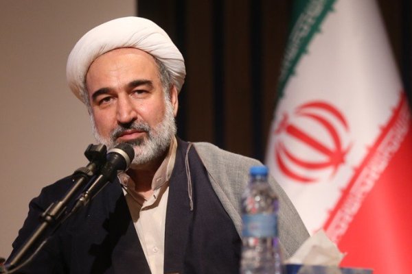 تیتر: نگاه کاسبکارانه ناشران در نشر کتاب / ناشران متعهد را انتخاب کنید